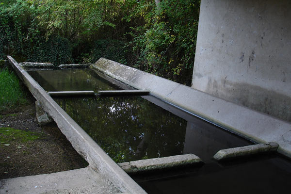 Lavoir du hameau de Pressieu